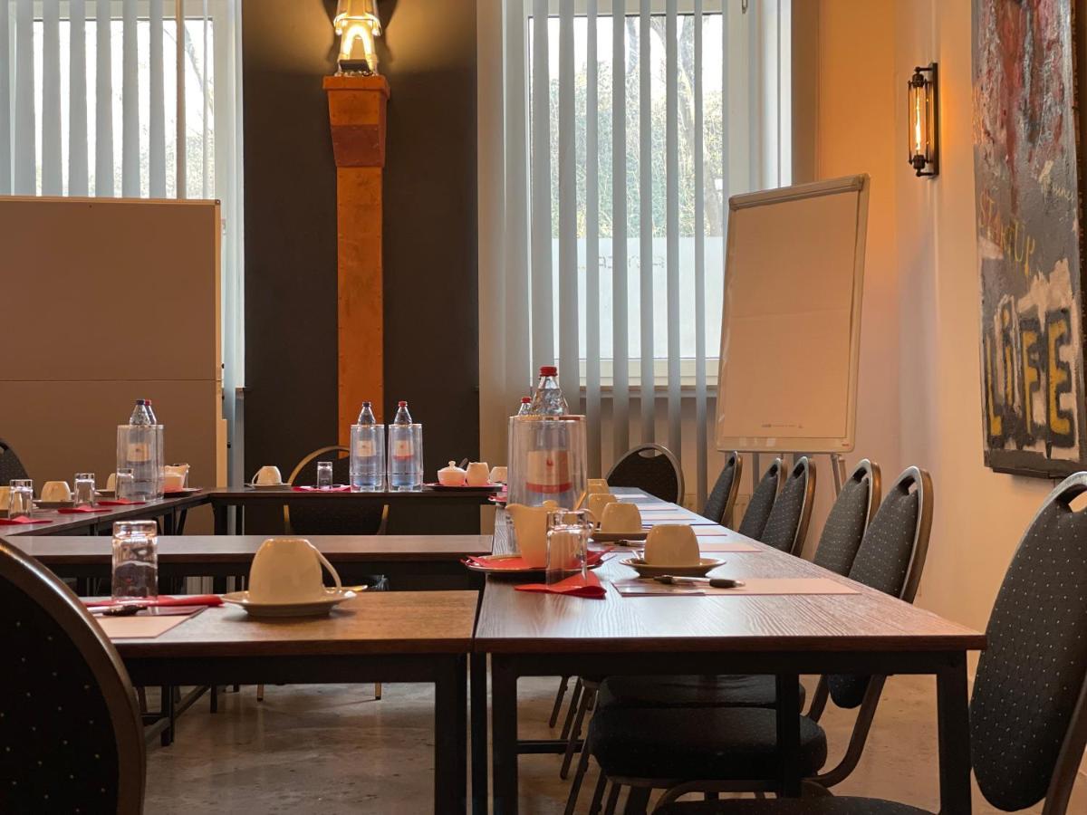 Amical Hotel Wuppertal Bagian luar foto